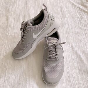 •NIKE• Running Shoes, EUC